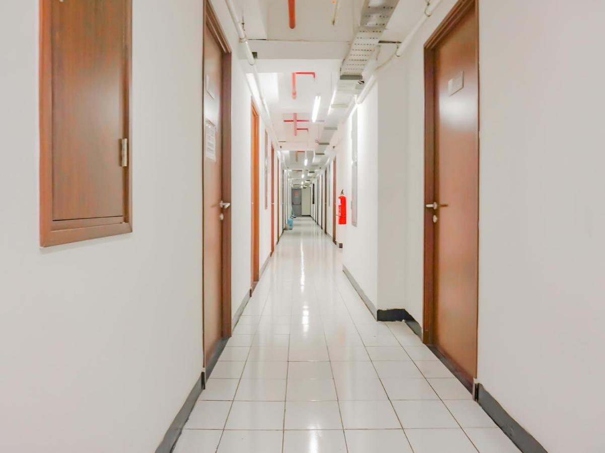 Oyo 90241 Sirooms Apartmen Gunung Putri Bogor Eksteriør bilde