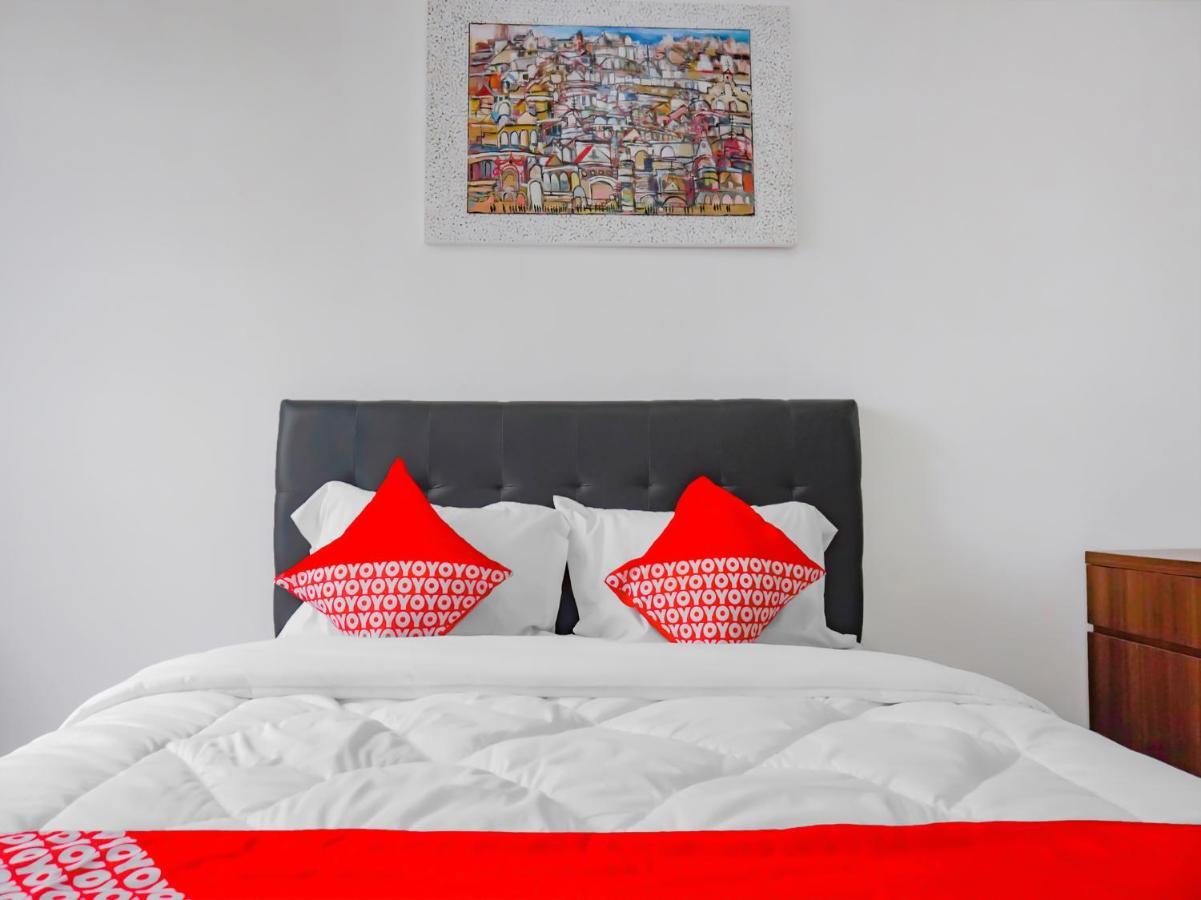 Oyo 90241 Sirooms Apartmen Gunung Putri Bogor Eksteriør bilde